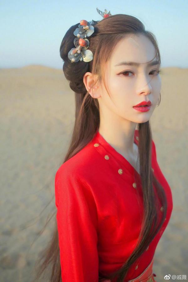 戚薇《新龍門客棧》劇照