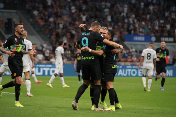 短短3小時,歐洲2大冠軍狂勝!國米6-1橫掃,刷爆71年神蹟 短短3小時,歐洲2大冠軍狂勝!國米6-1橫掃,刷爆71年神蹟