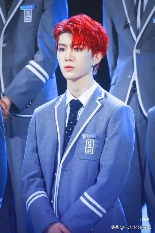 被官方認可的4位流量明星，他們根正苗紅，受邀出席央視中秋晚會