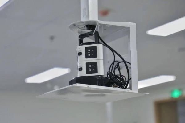 助力智慧校園建設，卡特加特打造新一代智慧教室