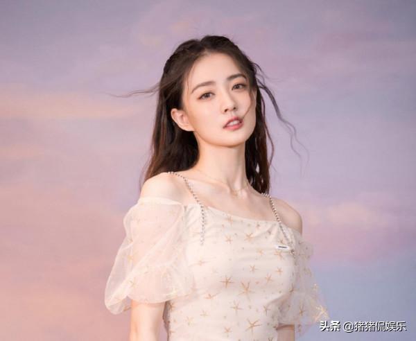 徐璐攜新甜寵劇來襲,搭檔國民男神,主演陣容顏值亮眼,令人期待 徐璐攜新甜寵劇來襲,搭檔國民男神,主演陣容顏值亮眼,令人期待