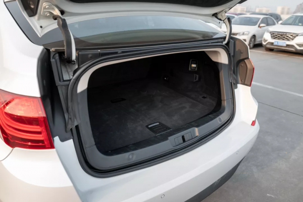 出於5系卻高於5系，二手528i GT深藏不露