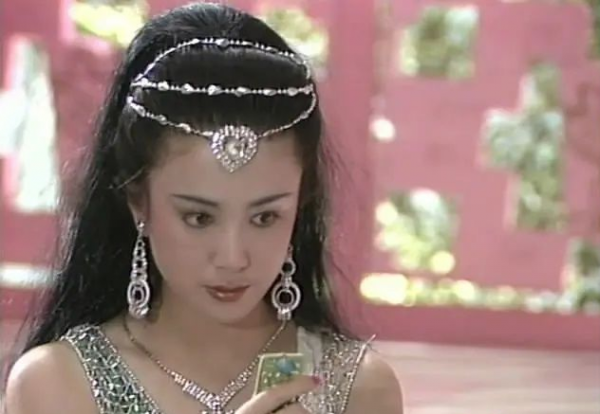 80年代爆火的6位女明星，劉曉慶鋃鐺入獄，潘虹吃齋信佛