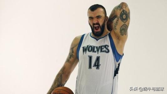 安東尼禮讓三分，加內特在他面前像個乖寶寶，他才是真正的黑老大