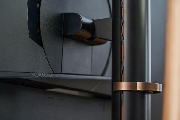 微星Summit MS321UP顯示器評測：高雅辦公之選