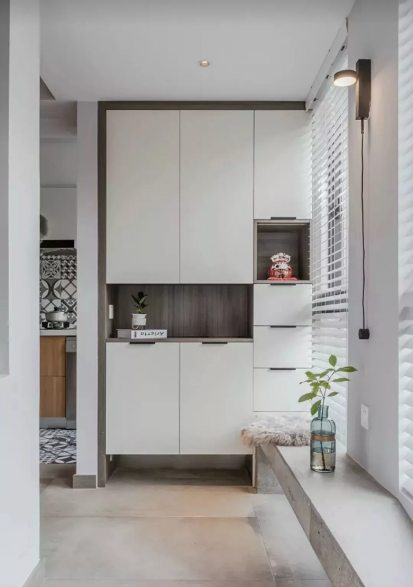 門廳鞋櫃+衣櫃的設計，實用又上檔次，連衣帽間都可以省了