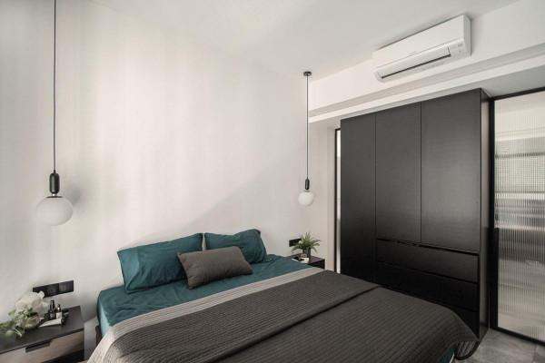 30歲一人獨居73㎡，全屋黑白灰裝出高階感，兩點一線的生活很充實