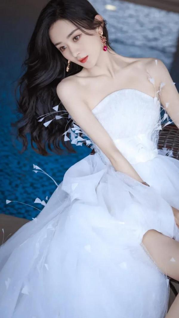 趙麗穎桌布｜每個平凡的女孩的征途都可以是星辰大海