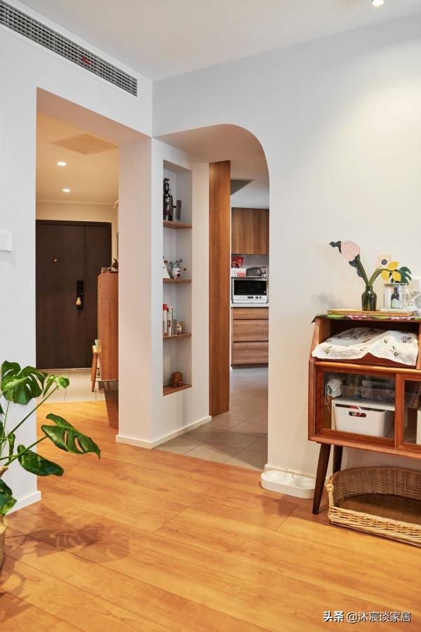 44歲的阿姨，與母親同住，兩人把家佈置得溫馨美好，適合居家養老