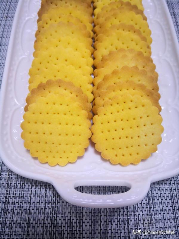 玉米麵還可以這樣做，無糖少油嘎嘣脆，健康零食又充飢，真厲害