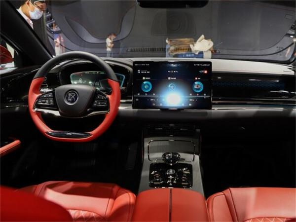 比亞迪漢:車長近5米續航506km,起步222馬力提速7.9s,20.98萬 比亞迪漢:車長近5米續航506km,起步222馬力提速7.9s,20.98萬