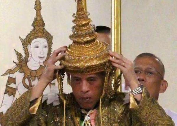 20歲舞女西拉米被泰王看中成為王后,為何被削髮為尼,近況又怎樣 20歲舞女西拉米被泰王看中成為王后,為何被削髮為尼,近況又怎樣