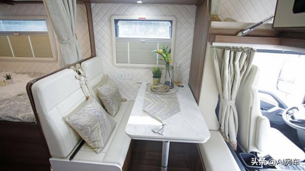 C2駕照開的大眾輕卡房車!2.8T動力+6T承載,帶獨立廚衛和5人床 C2駕照開的大眾輕卡房車!2.8T動力+6T承載,帶獨立廚衛和5人床