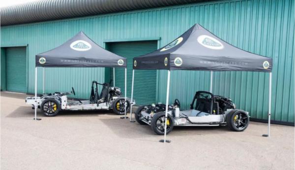 她讓你1秒忘記法拉利！高配5系的錢就能買超跑？