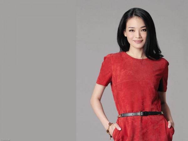 那些“一刀切”削臉的明星還好嗎？有的已垮掉，小方臉成最後贏家