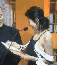 張小斐拿影后，含淚感謝賈玲母親，黃曉明專業不足，好心壞了事