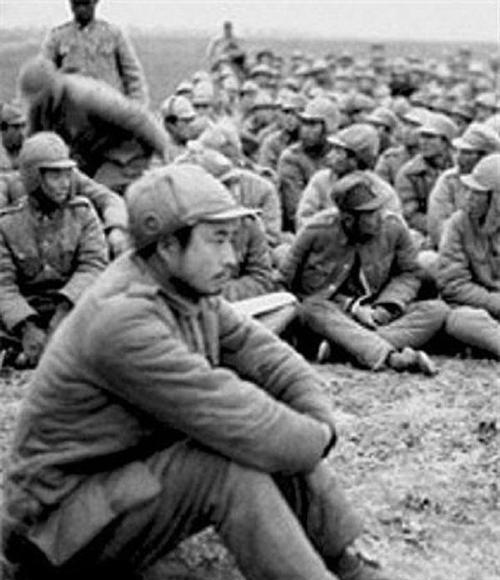 黃維特赦一年後,妻子蔡若曙投河自盡,苦等27年為何團聚不過一年 黃維特赦一年後,妻子蔡若曙投河自盡,苦等27年為何團聚不過一年