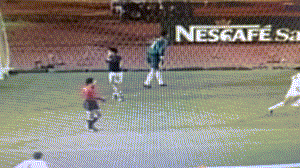 22歲兩奪歐冠，因荷蘭隊內訌失去皇馬主力位置，2400萬歐加盟國米