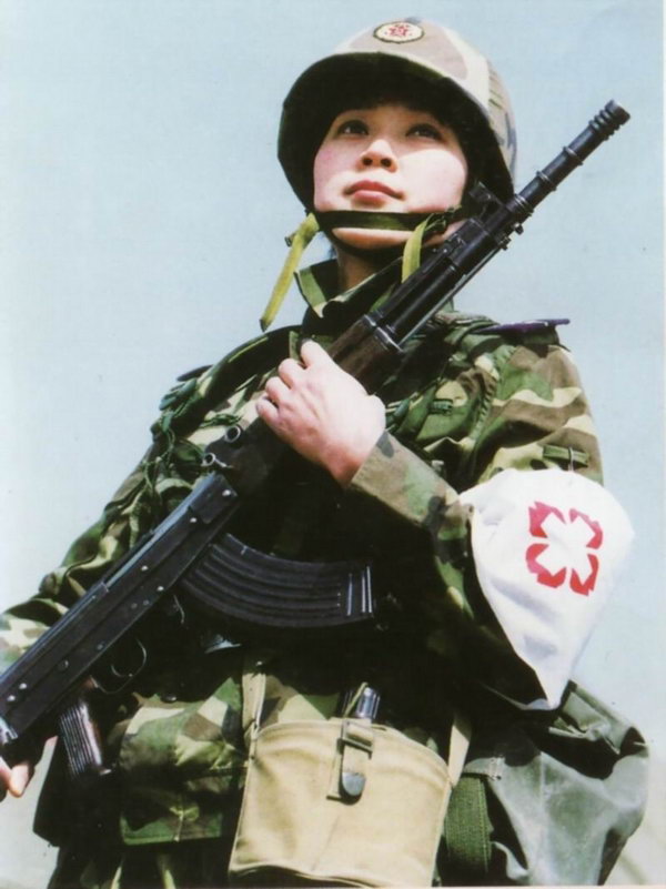 中國81式胸掛，雖然效能並不出色設計保守，但卻終能成為一代經典