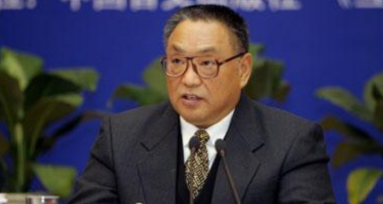 鄧小平在劉伯承遺體告別儀式上三鞠躬，由於相知甚深，至為悲痛