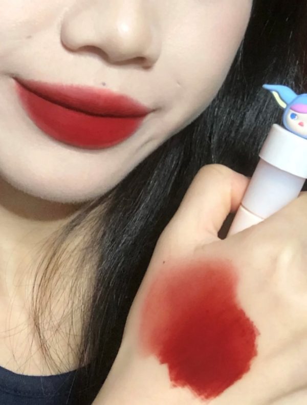 今年冬天流行的4支口紅，面板“暗黃”的女人塗，顯白又時髦高階