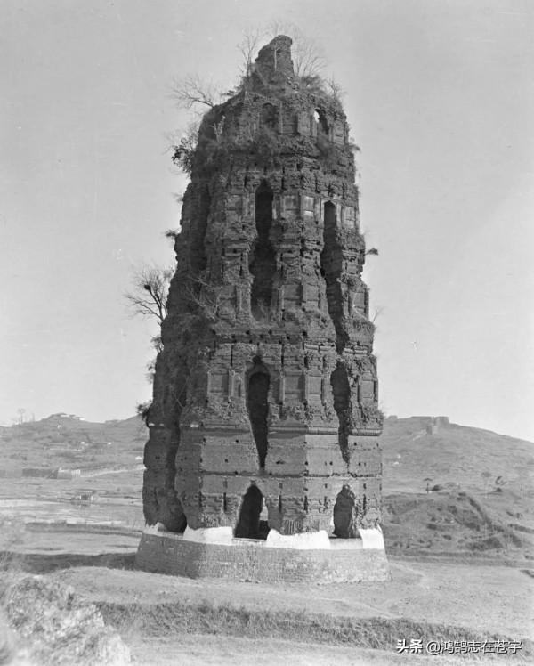 晚清老照片：長城人跡罕至，箭樓殘破不堪，雷峰塔搖搖欲墜