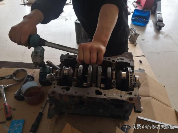 上海大眾途觀燒機油的無奈，換過五個廢氣閥三個透氣壺，今朝解決