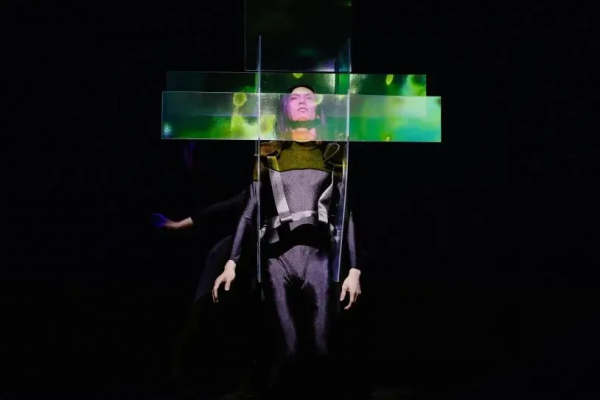 建築材料之樹脂玻璃