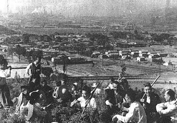 1954年毛主席宴請鄭洞國，鄭洞國遲到，毛主席：你的名字很響亮嘛