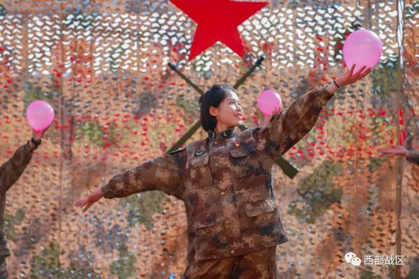 12天,2000公里,高原女兵帶去歡樂與溫暖 12天,2000公里,高原女兵帶去歡樂與溫暖