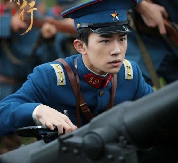 易烊千璽竟然參演了《鐵梨花》，不要說我是最後一個知道的