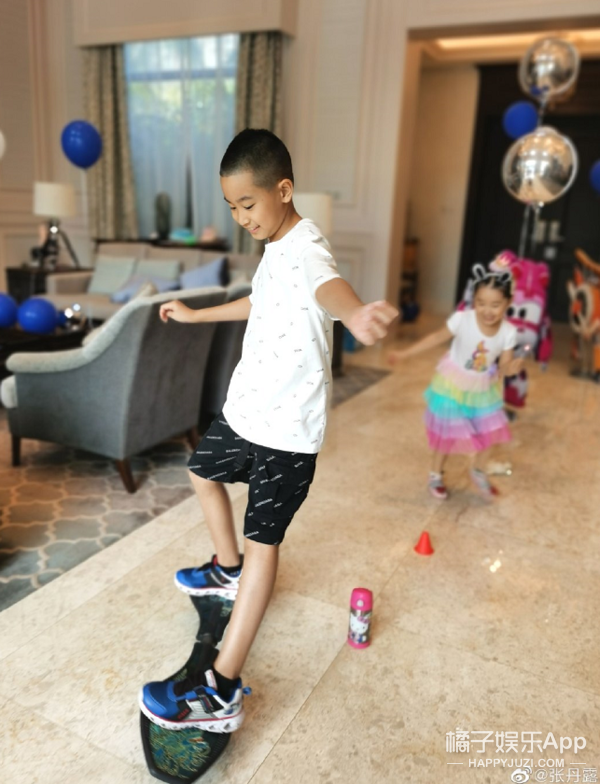 盤點哥哥的豪宅!趙文卓家客廳大到能滑板,陳小春家連鞋都有房間 盤點哥哥的豪宅!趙文卓家客廳大到能滑板,陳小春家連鞋都有房間