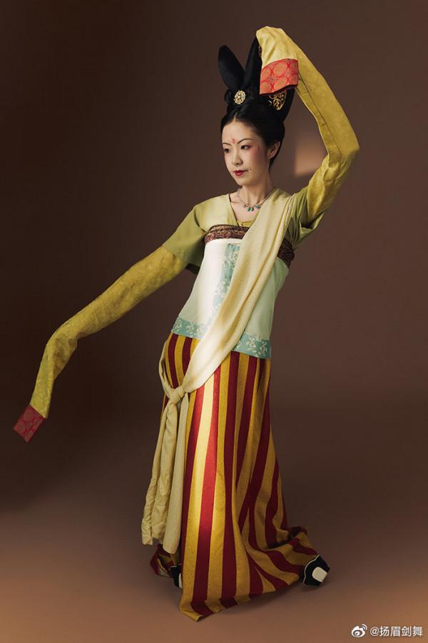 團酥握雪花：從《時尚芭莎》的盛唐仕女畫，聊聊唐代女子的裝扮