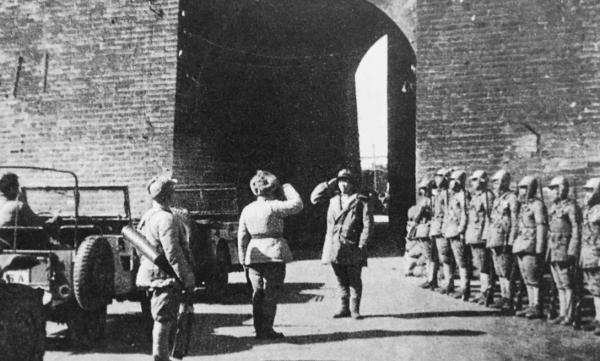 開國大典前夕，受閱戰機為何突然更換型號？毛履武：誓死守衛飛機