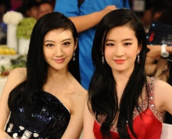 五官不好看別瞎合影,看看這幾對,好看不輕浮美豔不世俗 五官不好看別瞎合影,看看這幾對,好看不輕浮美豔不世俗