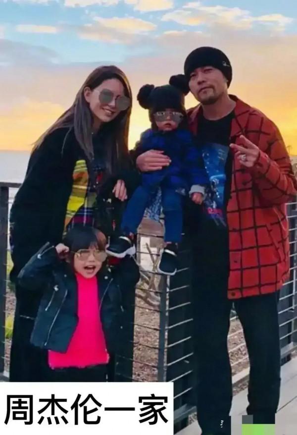 沒整過容的明星孩子的顏值就是高,快來看看這些家庭顏值最高 沒整過容的明星孩子的顏值就是高,快來看看這些家庭顏值最高