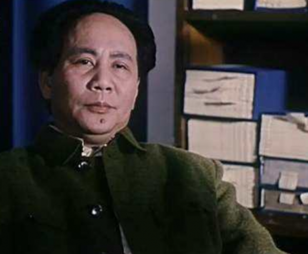 古月因與毛主席太像，被葉劍英紅筆圈定，李訥見到他止不住流淚