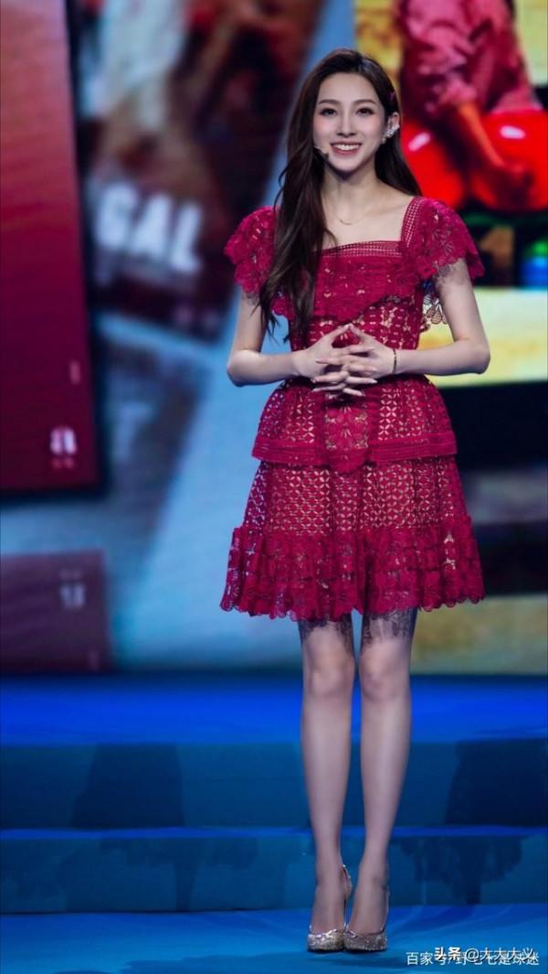 馬舒凡這次該火了吧？榮登央視春晚 盡展才貌風華 這樣的姐姐喜歡嗎