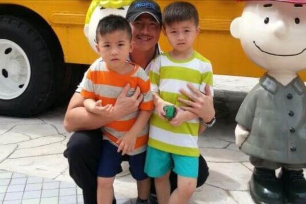 54歲港星官宣離婚！自曝半年零收入，倆兒子均患自閉症