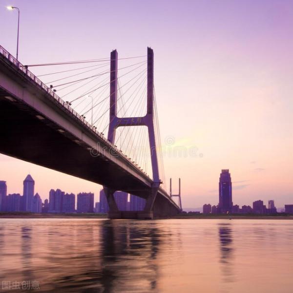 中國橋構織交通網，橋也成為美麗的風景