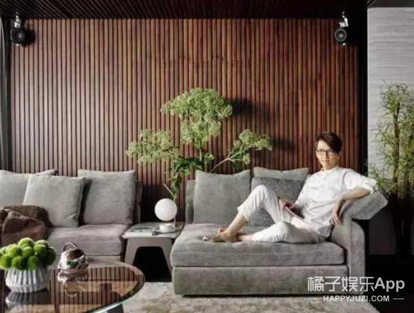 盤點哥哥的豪宅!趙文卓家客廳大到能滑板,陳小春家連鞋都有房間 盤點哥哥的豪宅!趙文卓家客廳大到能滑板,陳小春家連鞋都有房間