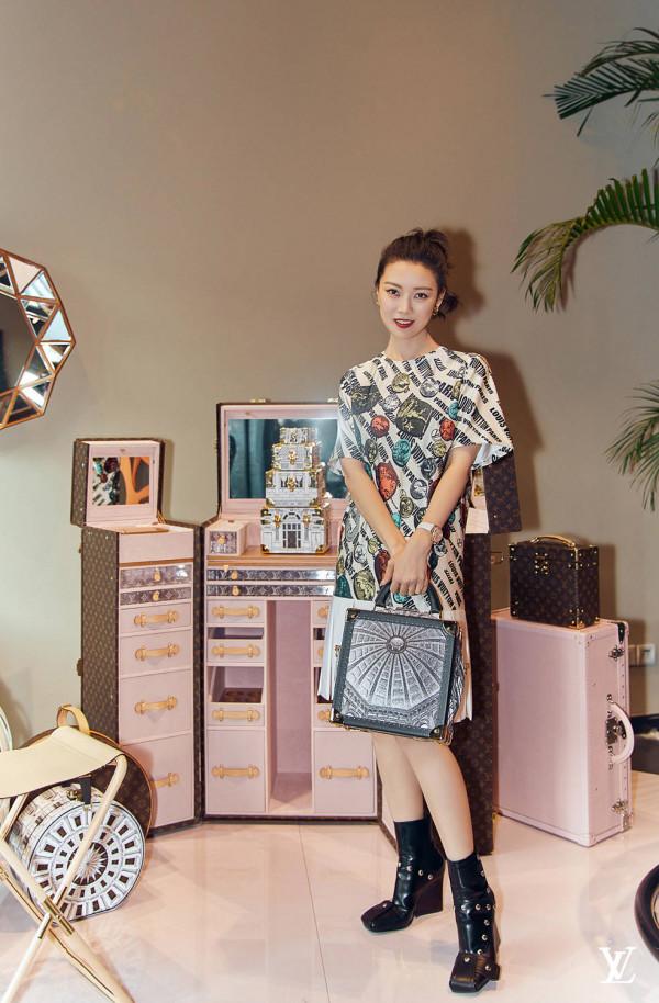 常思思出席2021路易威登北京硬箱展 探索百年品牌的經典魅力