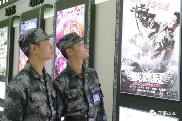 這對雙胞胎兄弟,大學畢業後同時參軍 這對雙胞胎兄弟,大學畢業後同時參軍