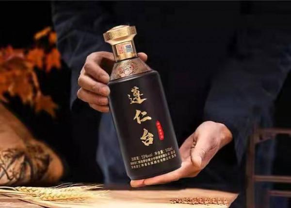 國內好喝不貴的3大&OpenCurlyDoubleQuote;裸瓶酒&rdquo;，都是純糧釀造，卻在超市無人問津