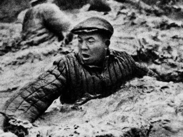 1964年，毛主席請王進喜吃飯，桌上共有12道菜，但他為何沒吃飽？