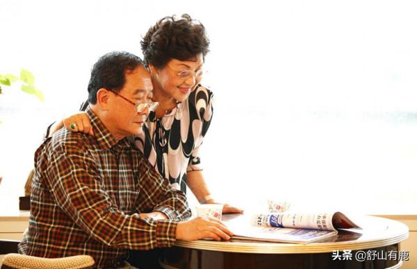 人老了才頓悟，陪你走到人生盡頭的，只有以下4類人