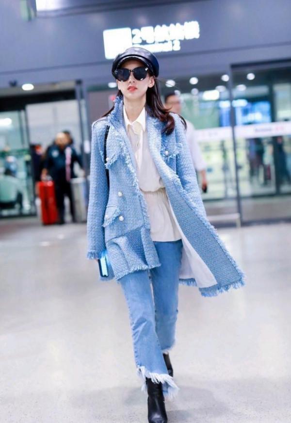 黃聖依“得罪”燈光師了?戴億元翡翠卻顯得廉價,顏值也大打折扣 黃聖依“得罪”燈光師了?戴億元翡翠卻顯得廉價,顏值也大打折扣