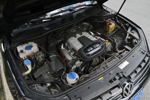 3.0T+8AT+四驅的二手大眾途銳,23.68萬唾手可得 3.0T+8AT+四驅的二手大眾途銳,23.68萬唾手可得