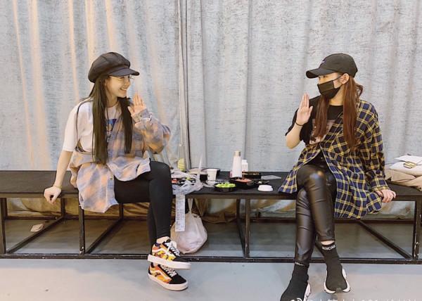 孟美岐徐夢潔親身展示，時下襯衣穿法新潮流，襯衣女孩的福利