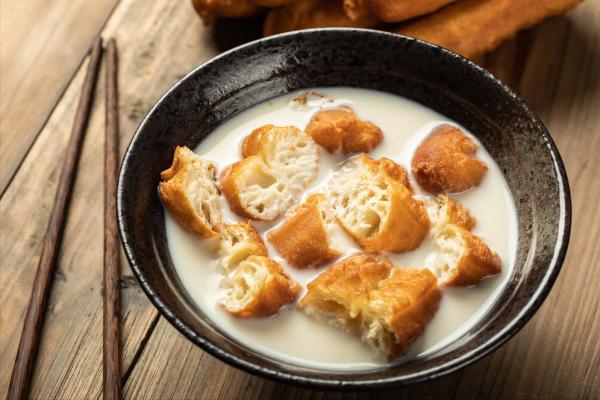 打豆漿，黃豆不能直接打漿，多加1小步，豆漿更香濃，細膩無殘渣